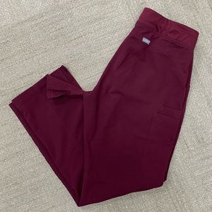 Figs Burgundy Kade Cargo Scrub Pants, size L